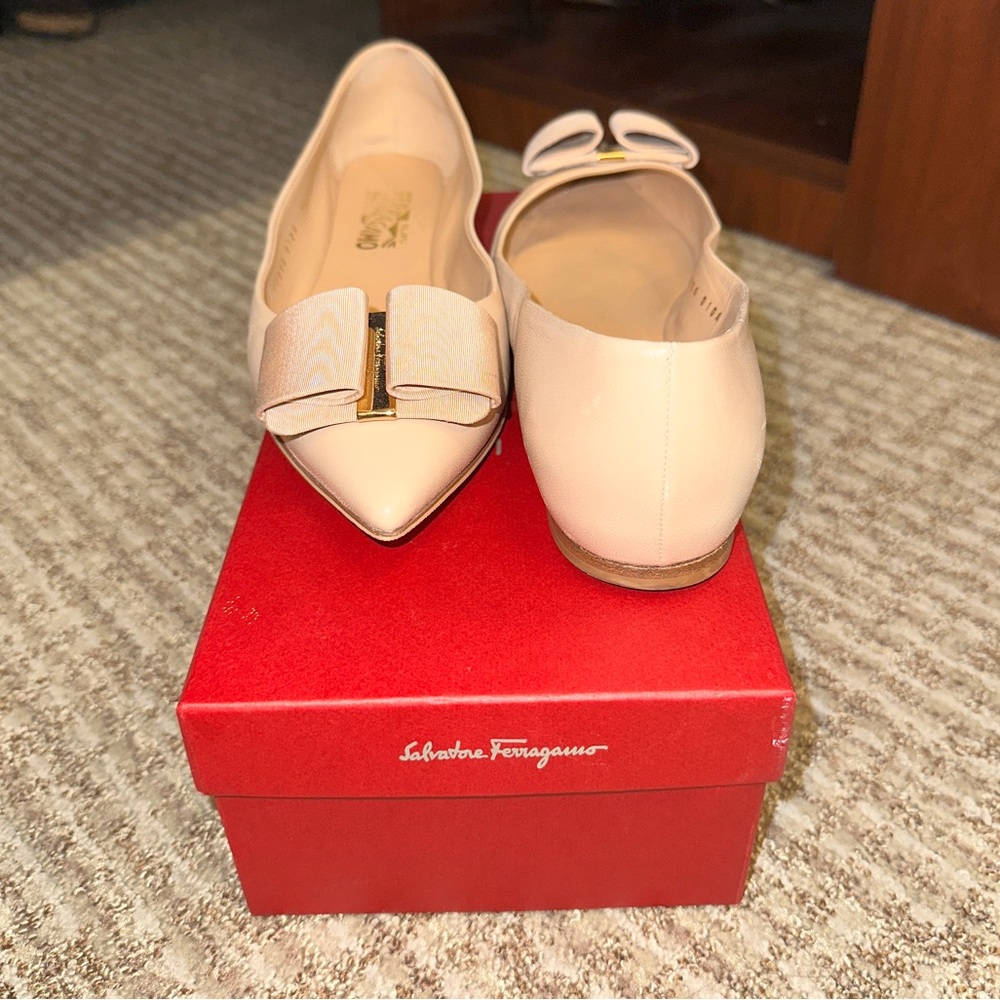 Ferragamo MIMI ballet flat in beige/nude, size 7.5 M